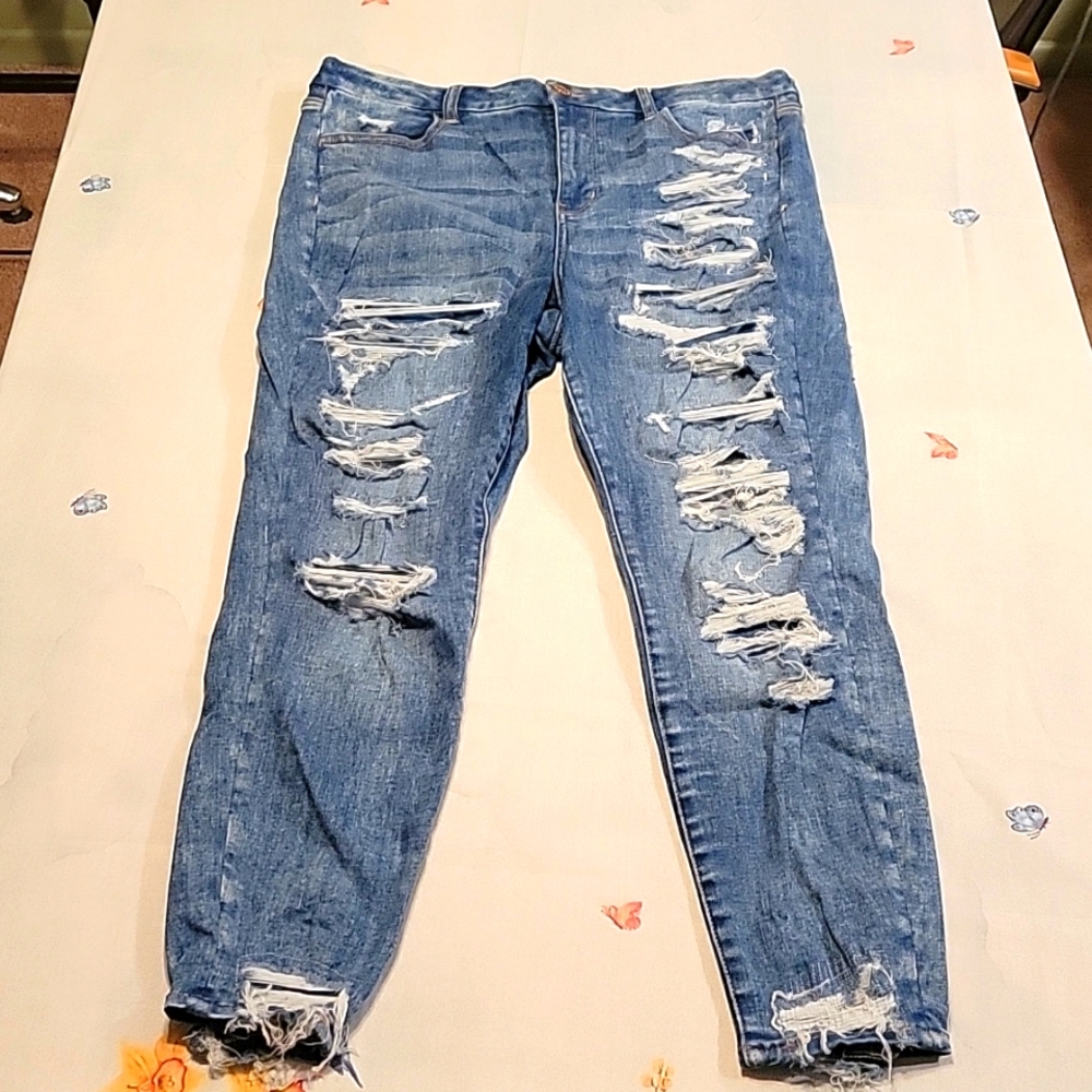 American Eagle Outfitters, 14 Short, Next Level Stretch, Curvey Hi-Rise Jegging